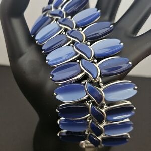 Vintage Lisner Thermoset Lucite Blue Link Bracelet 7.25 In.
